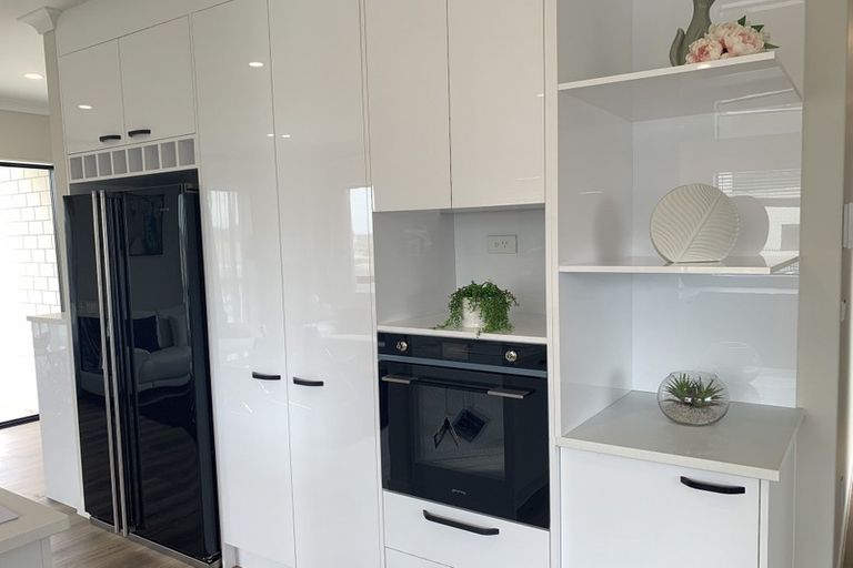 Photo of property in 2 Lavey Road, Flat Bush, Auckland, 2019