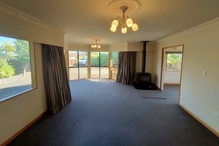 Photo of property in 99a Atawhai Road, Fitzherbert, Palmerston North, 4410