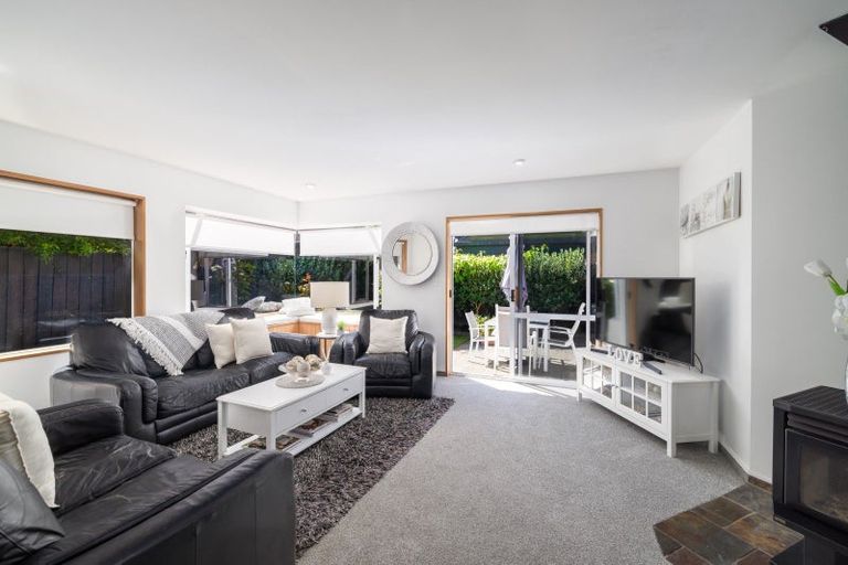 Photo of property in 2/48 Staveley Street, Avonhead, Christchurch, 8042