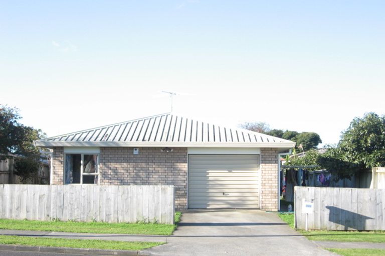 Photo of property in 2/74 Sykes Road, Weymouth, Auckland, 2103
