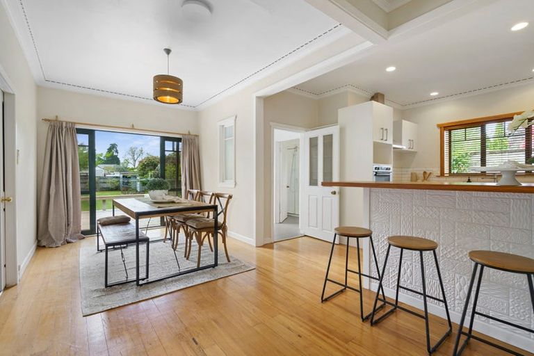 Photo of property in 18 Queen Street, Cambridge, 3434