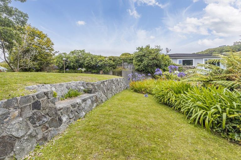 Photo of property in 15 Fyvie Avenue, Tawa, Wellington, 5028