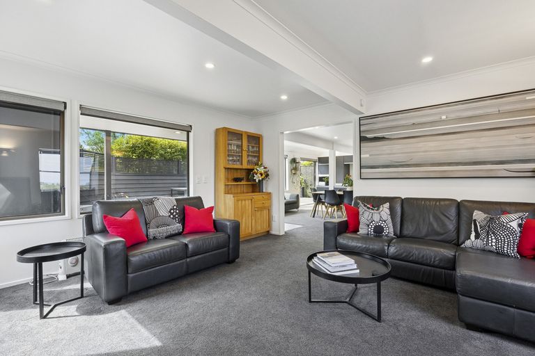 Photo of property in 18 Estuary Crescent, Fairfield, Dunedin, 9018