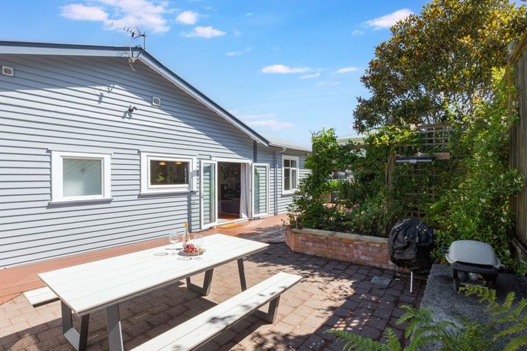 Photo of property in 32 Handyside Street, Tawa, Wellington, 5028