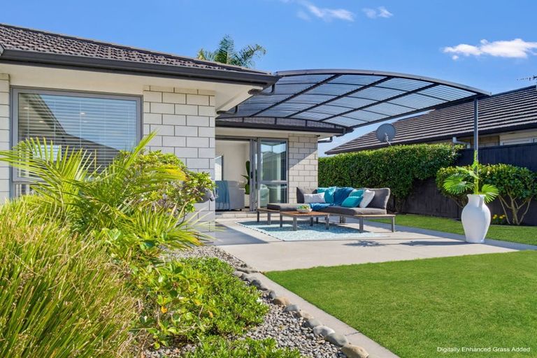 Photo of property in 30 Harding Drive, Papamoa Beach, Papamoa, 3118