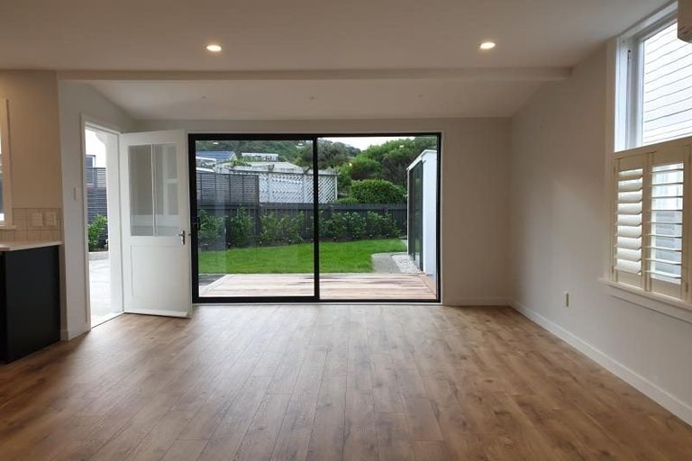 Photo of property in 40 Rua Street, Lyall Bay, Wellington, 6022