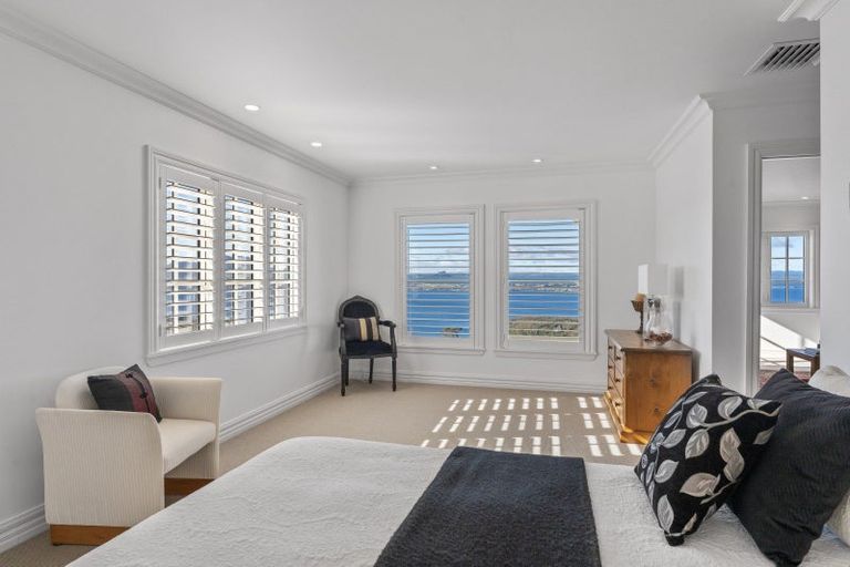 Photo of property in 423 Gillespie Place, Acacia Bay, Taupo, 3385