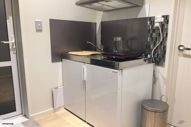 Photo of property in 73 Tamahere Drive, Glenfield, Auckland, 0629