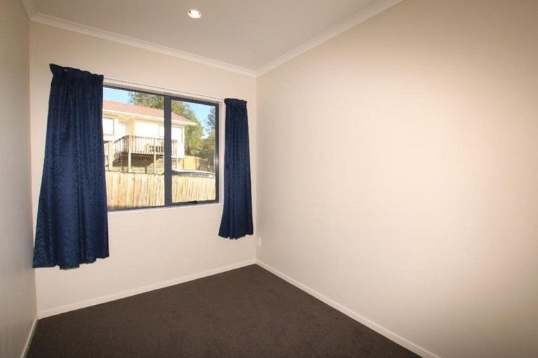 Photo of property in 17 Maywood Crescent, Glen Eden, Auckland, 0602
