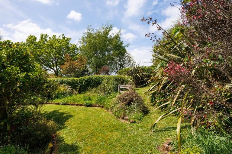 Photo of property in 135 Zigzag Road, Pohangina, Feilding, 4775