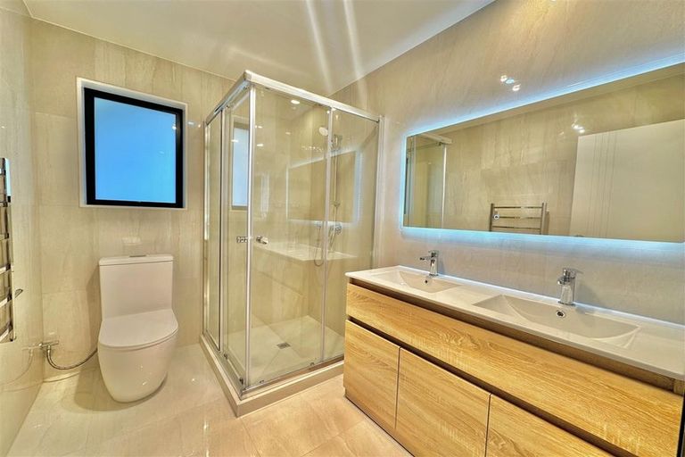 Photo of property in 8 Rorotu Avenue, Karaka, Papakura, 2113
