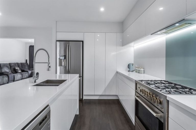 Photo of property in 6 Marble Court, Rolleston, 7614