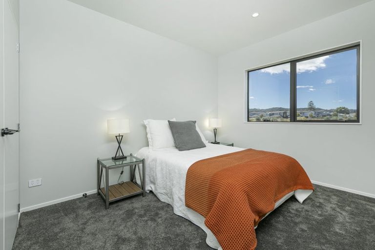 Photo of property in 39 Mcindoe Road, Kumeu, 0810