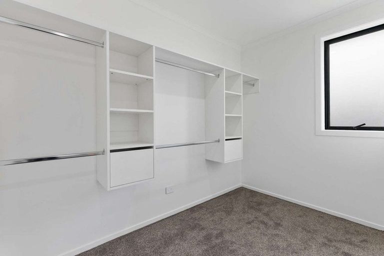 Photo of property in 1 Kaimai Avenue, Massey, 0614
