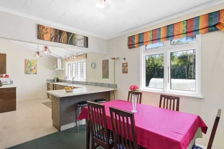 Photo of property in 1 Oriel Place, Levin, 5510