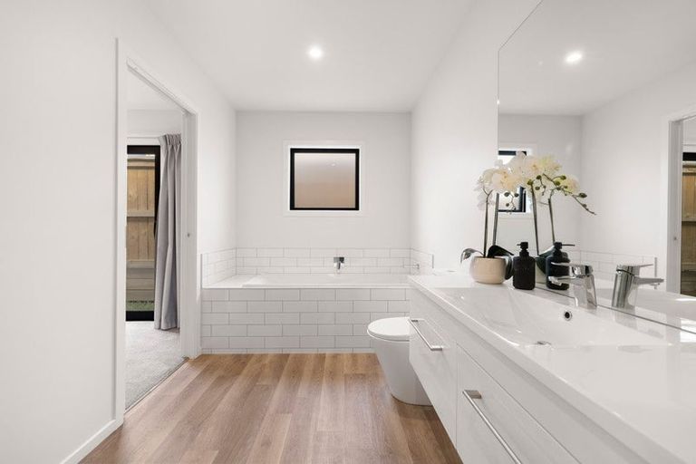 Photo of property in 58 Muster Road, Jacks Point, 9371