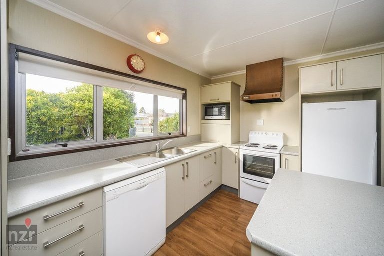 Photo of property in 8 Calder Place, Feilding, 4702