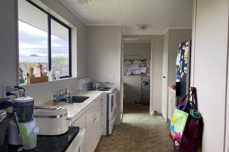 Photo of property in 1 Latham Stubbs Crescent, Waipawa, 4210