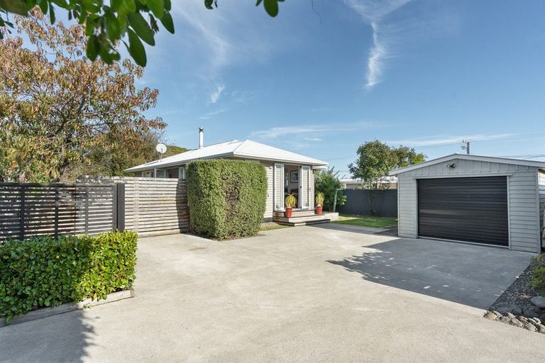 Photo of property in 12b Broadway Street, Martinborough, 5711