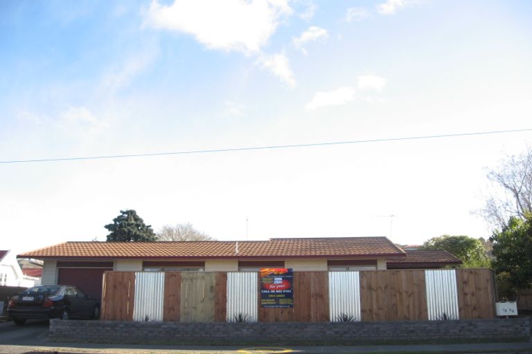 Photo of property in 1/2 Church Road, Taradale, Napier, 4112