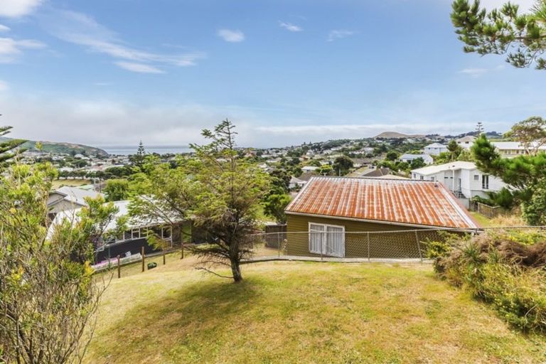 Photo of property in 11 The Spinney, Titahi Bay, Porirua, 5022