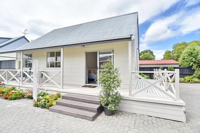 Photo of property in 1/24a Medina Crescent, Parklands, Christchurch, 8083