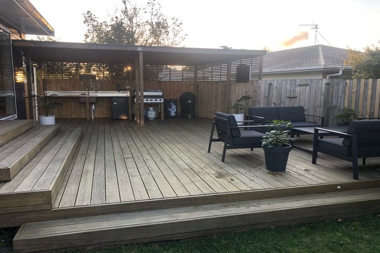 Photo of property in 1/248 Birkdale Road, Birkdale, Auckland, 0626