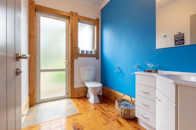 Photo of property in 2383 State Highway 2, Waipukurau, 4200