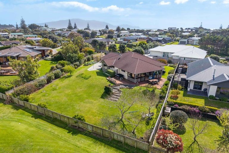 Photo of property in 38 Titoki Road, Waikanae Beach, Waikanae, 5036