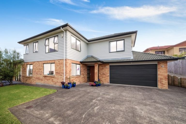 Photo of property in 17 Gordon Stanley Drive, Massey, Auckland, 0614