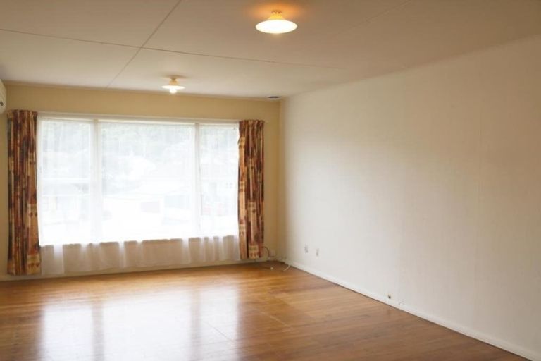 Photo of property in 49 Judd Crescent, Naenae, Lower Hutt, 5011