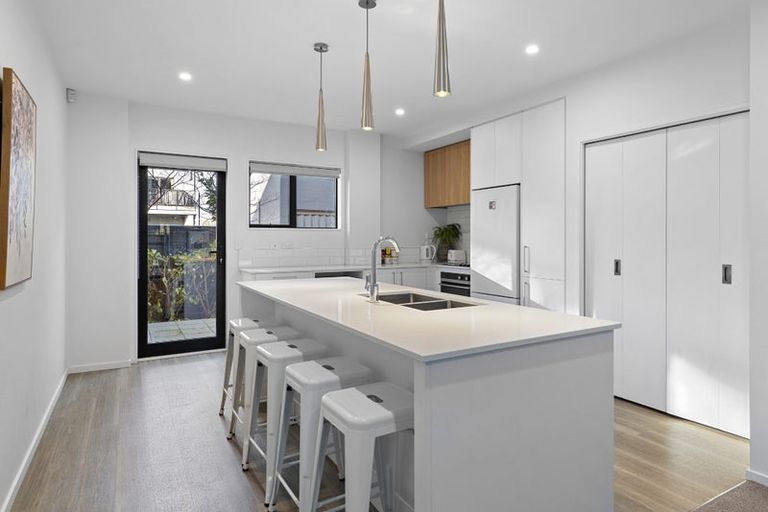 Photo of property in The Terraces, 2/36d Welles Street, Christchurch Central, Christchurch, 8011