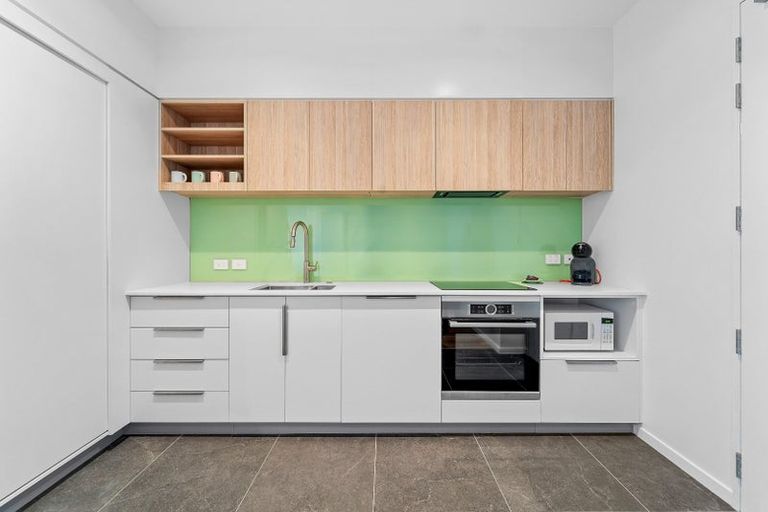 Photo of property in 1 Buscomb Avenue, Henderson, Auckland, 0610