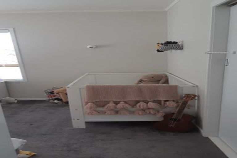 Photo of property in 1/32 Shanaway Rise, Hillcrest, Auckland, 0627