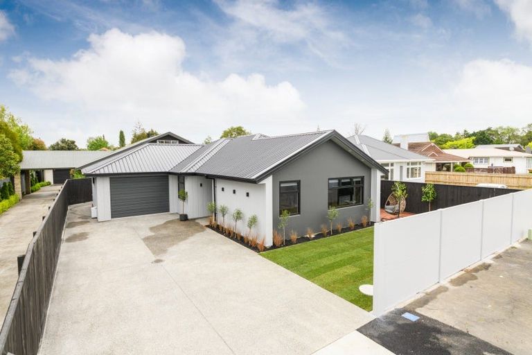Photo of property in 24 Brightwater Terrace, Terrace End, Palmerston North, 4410
