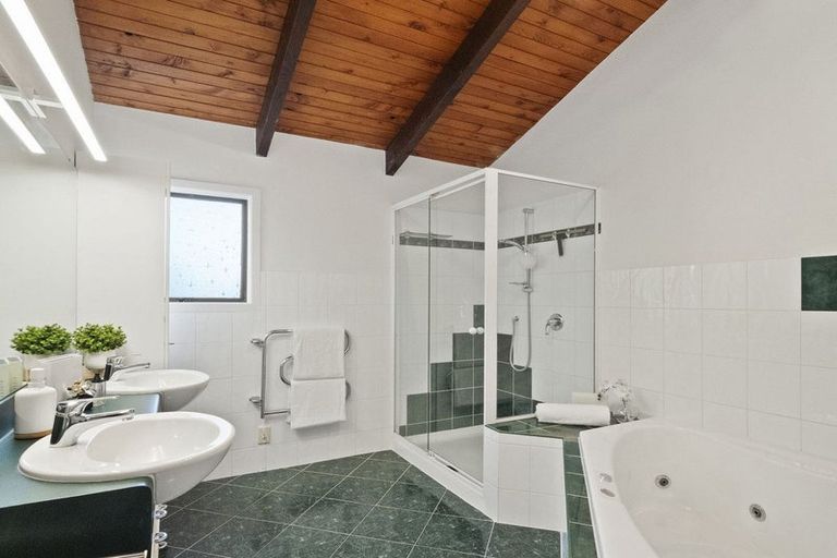 Photo of property in 241a Golf Road, Titirangi, Auckland, 0604