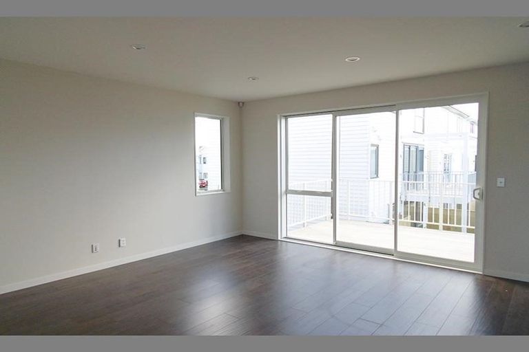 Photo of property in 28 Nephrite Lane, Henderson, Auckland, 0610
