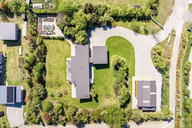Photo of property in 28 Sam John Place, Lake Hawea, 9382