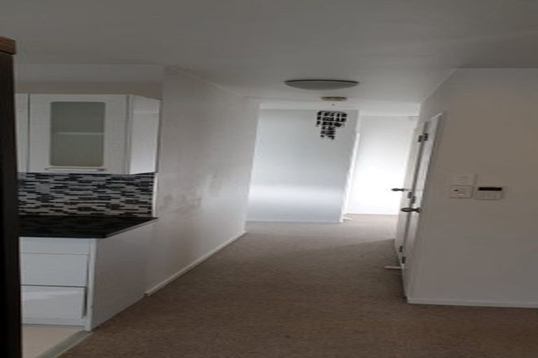 Photo of property in 27 Dovey Place, Massey, Auckland, 0614