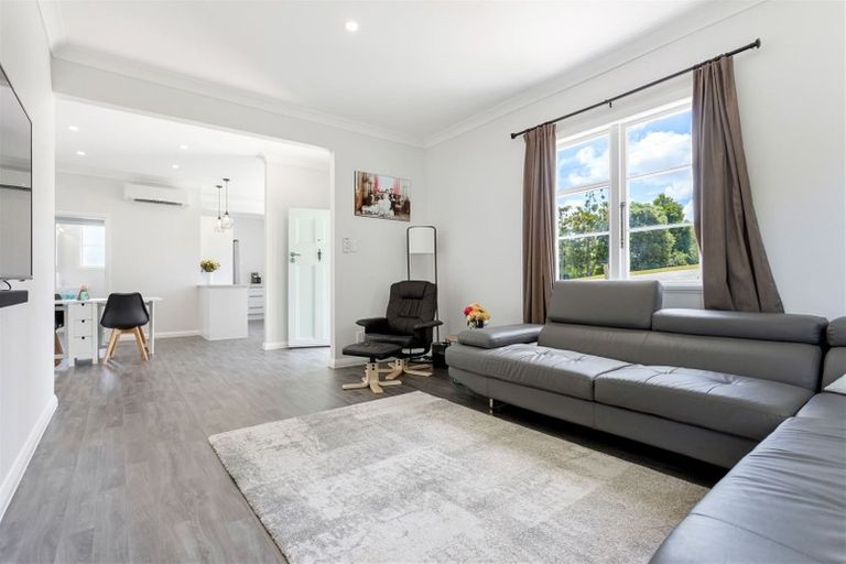 Photo of property in 8b St James Avenue, Helensville, 0800