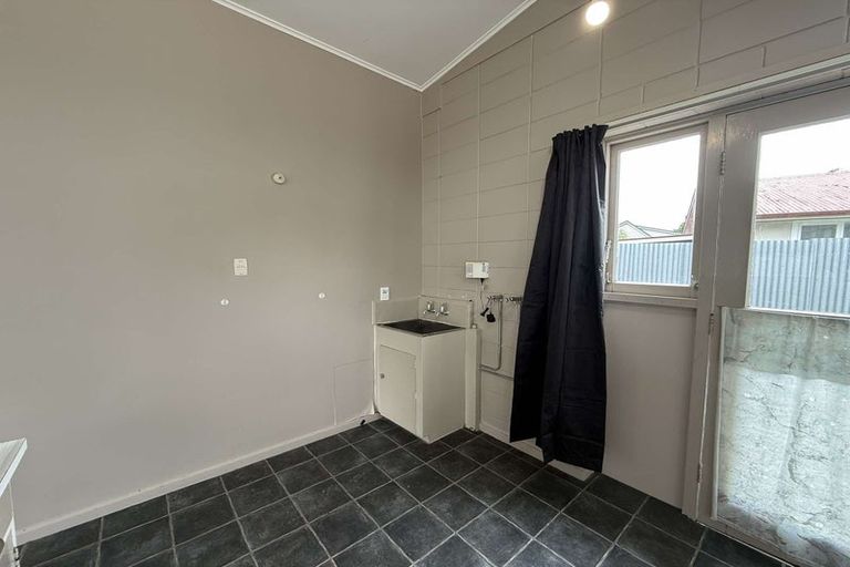 Photo of property in 571f2- Fergusson Drive, Trentham, Upper Hutt, 5018