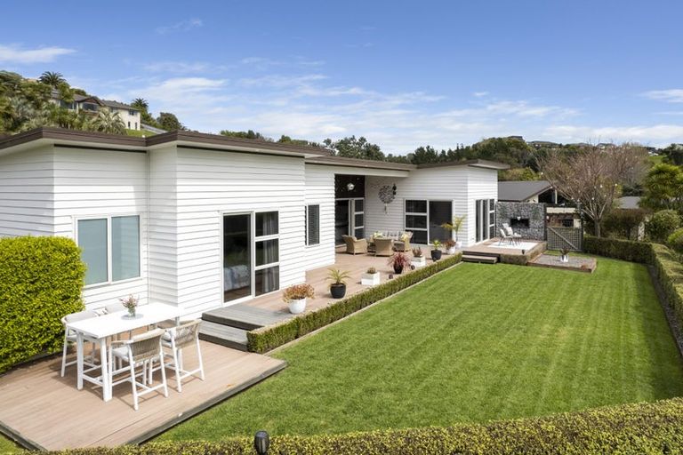 Photo of property in 33r Oceana Drive, Welcome Bay, Tauranga, 3175