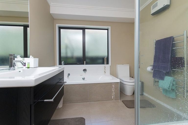 Photo of property in 1 Ludlow Place, Pukekohe, 2120