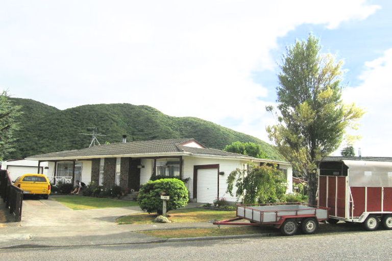 Photo of property in 82 Pasadena Crescent, Totara Park, Upper Hutt, 5018