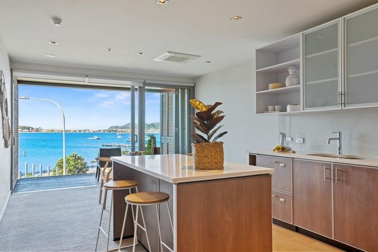 Photo of property in Patent 326 Apartments, 326 Evans Bay Parade, Hataitai, Wellington, 6021