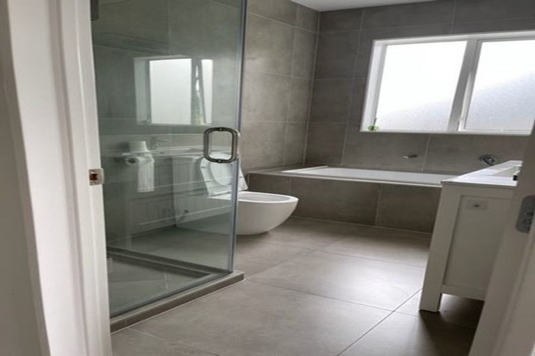 Photo of property in 3 Franheim Crescent, Orewa, 0931