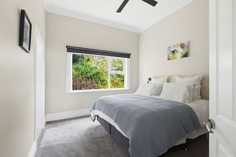Photo of property in 112b Newlands Road, Newlands, Wellington, 6037
