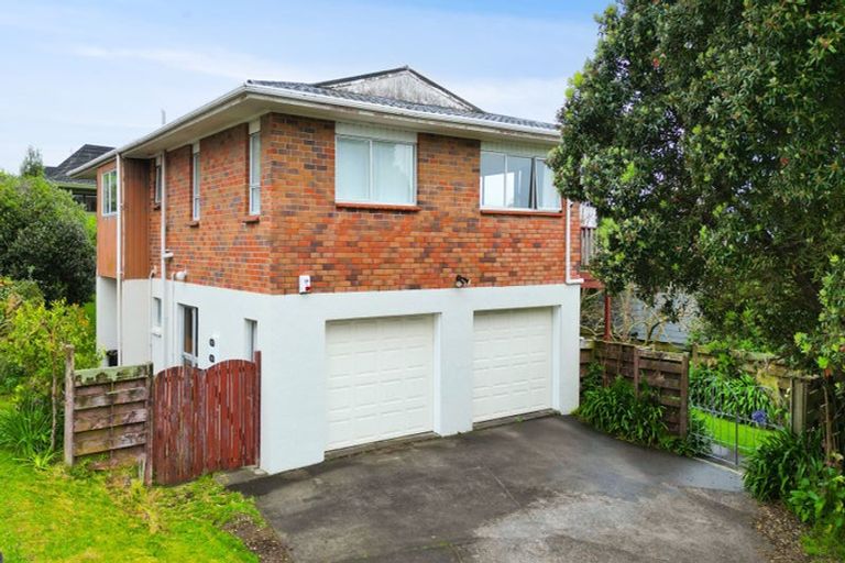 Photo of property in 2 Kingussie Place, Highland Park, Auckland, 2010