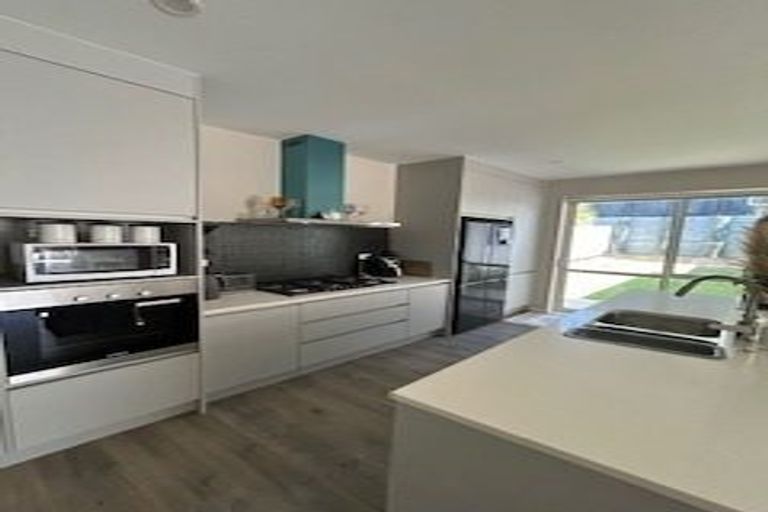Photo of property in 15 Ahorangi Road, Silverdale, 0932
