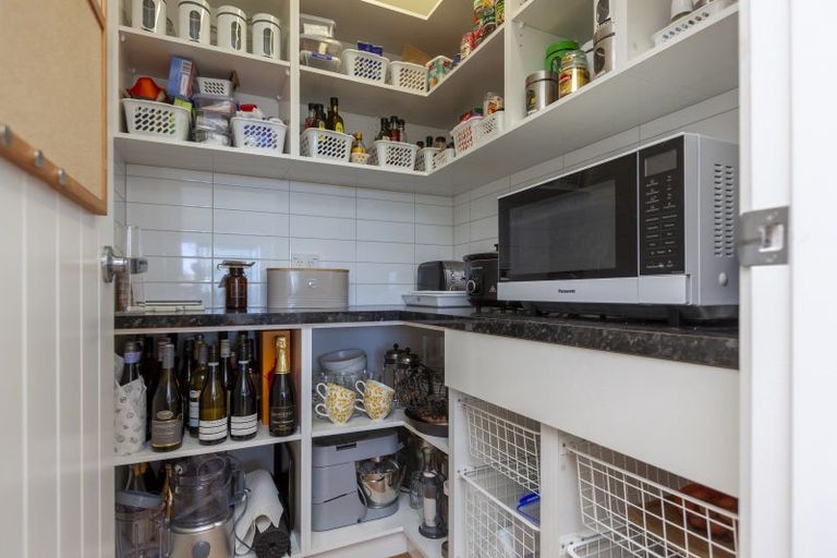 Photo of property in 39b Kakariki Grove, Waikanae, 5036